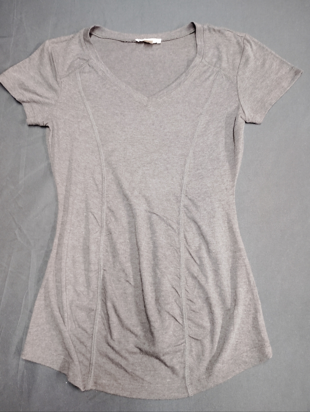 Zenana Outfitters Light Gray V-Neck Short Sleeve Tee